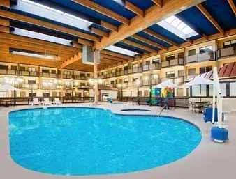 Red Lion Hotel 3*